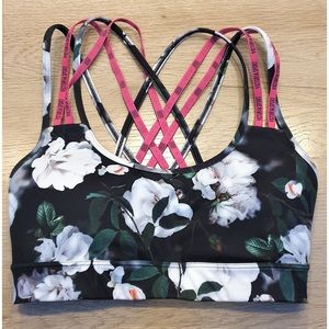 VS non wired strappy sports bra size small